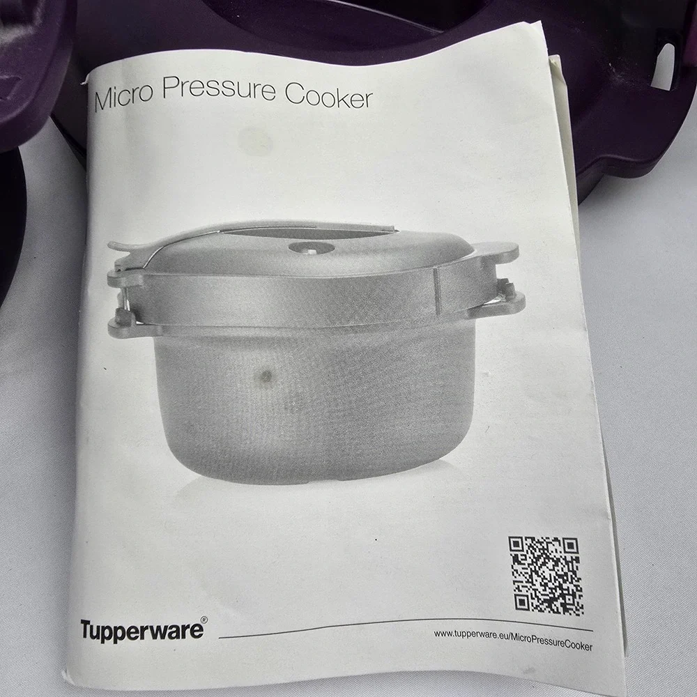 Tupperware Microwave Pressure Cooker 3 Quart #7643A-1 Dark Purple w/Instructions